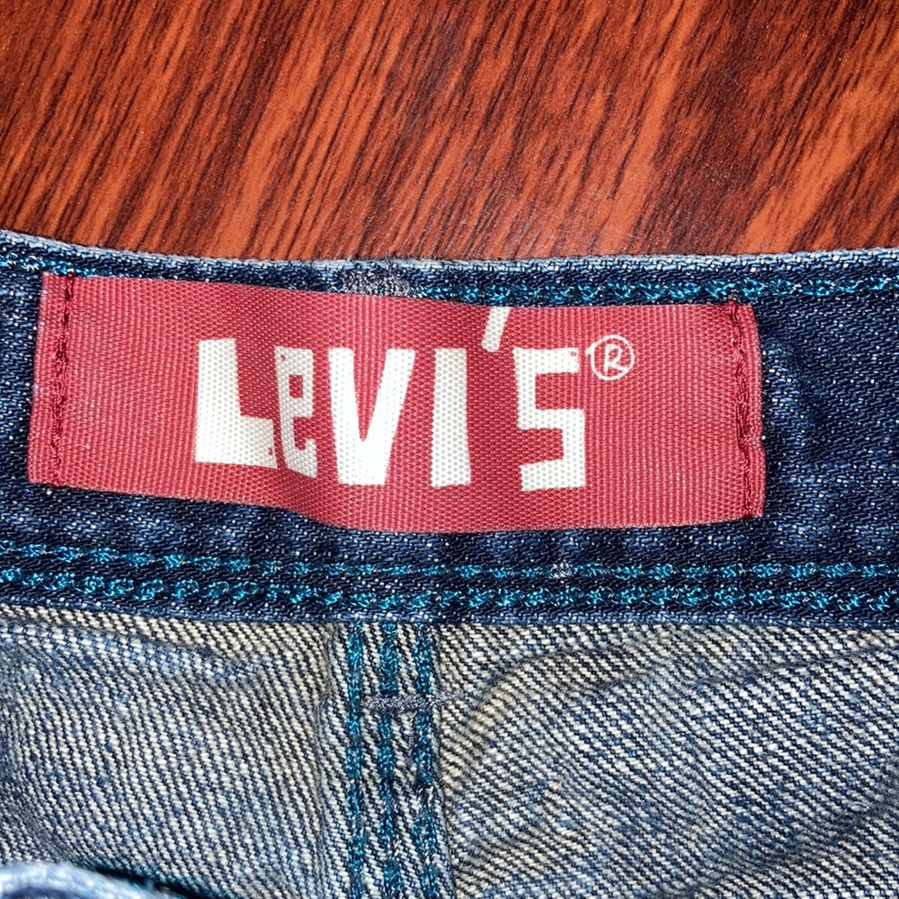 Levi Strauss jean shorts. Boys size 8 - Picture 2 of 5